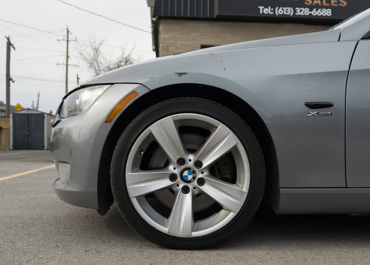 2009 BMW 335xi - Image 6