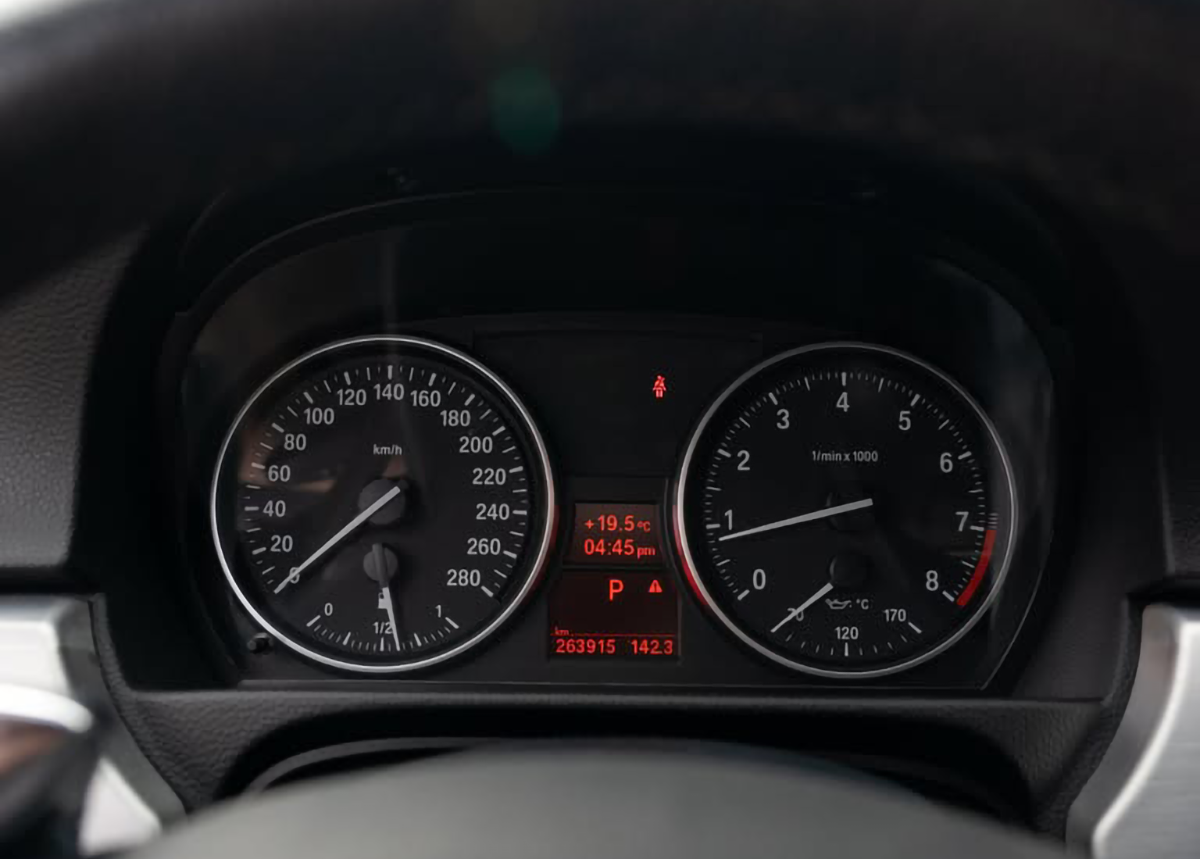 2009 BMW 335xi - Image 4